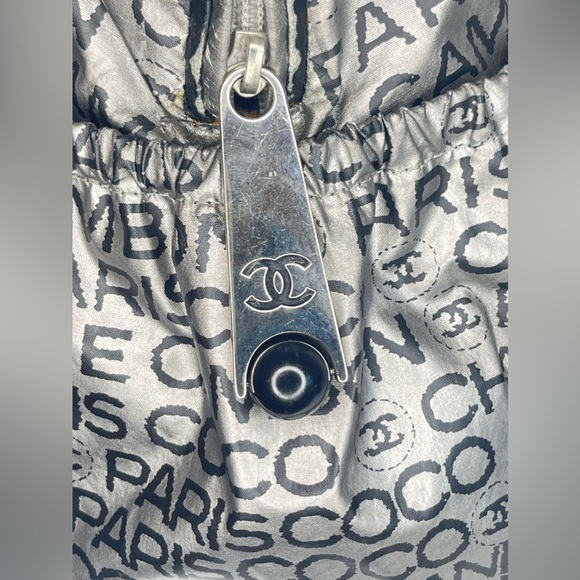 CHANEL Rue Cambon Bowler Hand Bag - Picture 11 of 17